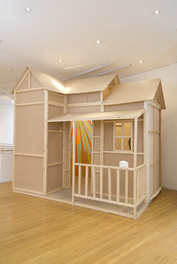 big state (as house), 2008, mixed media, 300 x 400 x 400 cm